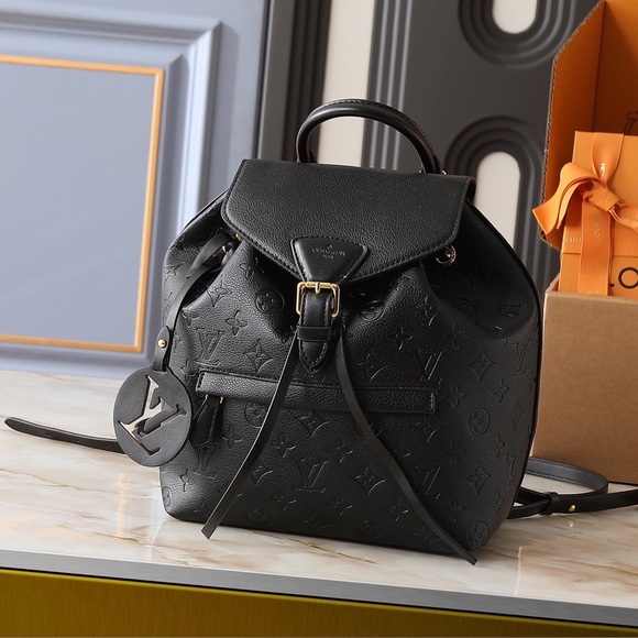 Chic Black Designer Backpack - Picture 1 of 9